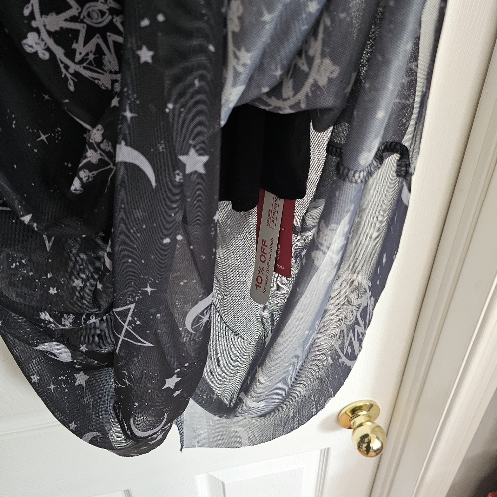 Women's Black and White Starry Skirt - Picture 4 of 8